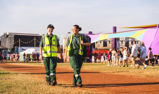 Volunteers Makaylia and Taya Mai at BASSINTHEGRASS