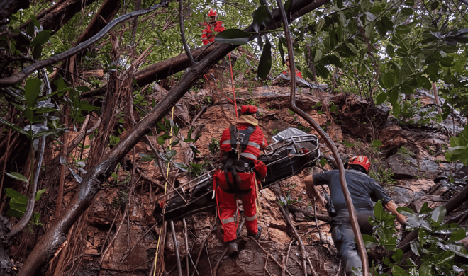 Darwin Esplanade cliff rescue