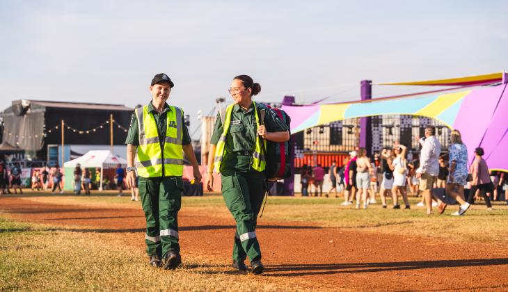 Volunteers Makaylia and Taya Mai at BASSINTHEGRASS