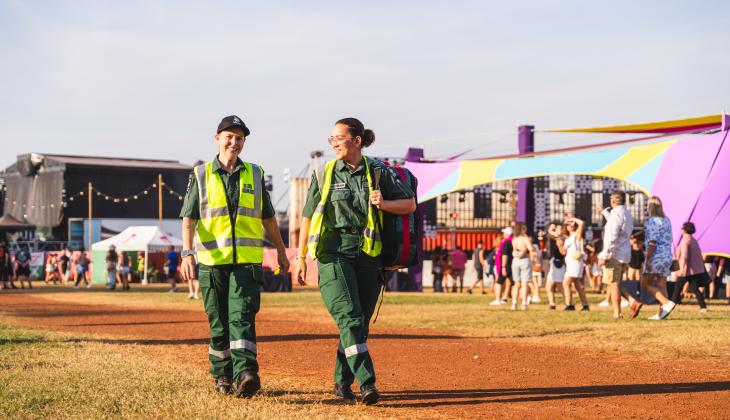 Volunteers Makaylia and Taya Mai at BASSINTHEGRASS